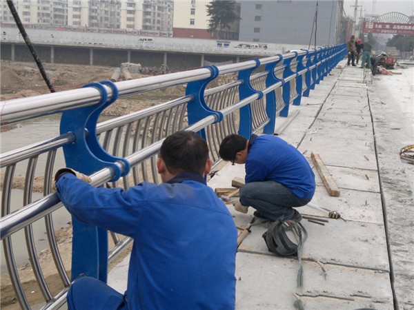 蓟州不锈钢桥梁护栏除锈维护的重要性及其方法