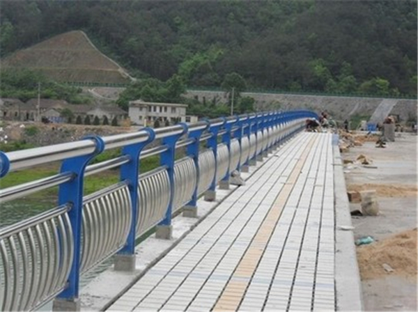 蓟州不锈钢桥梁护栏是一种什么材质的护栏